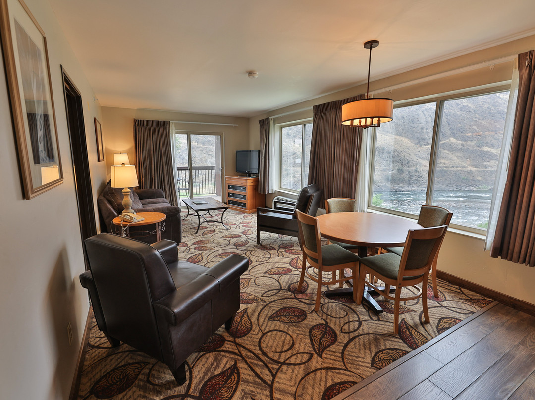 Salmon Rapids Lodge主图