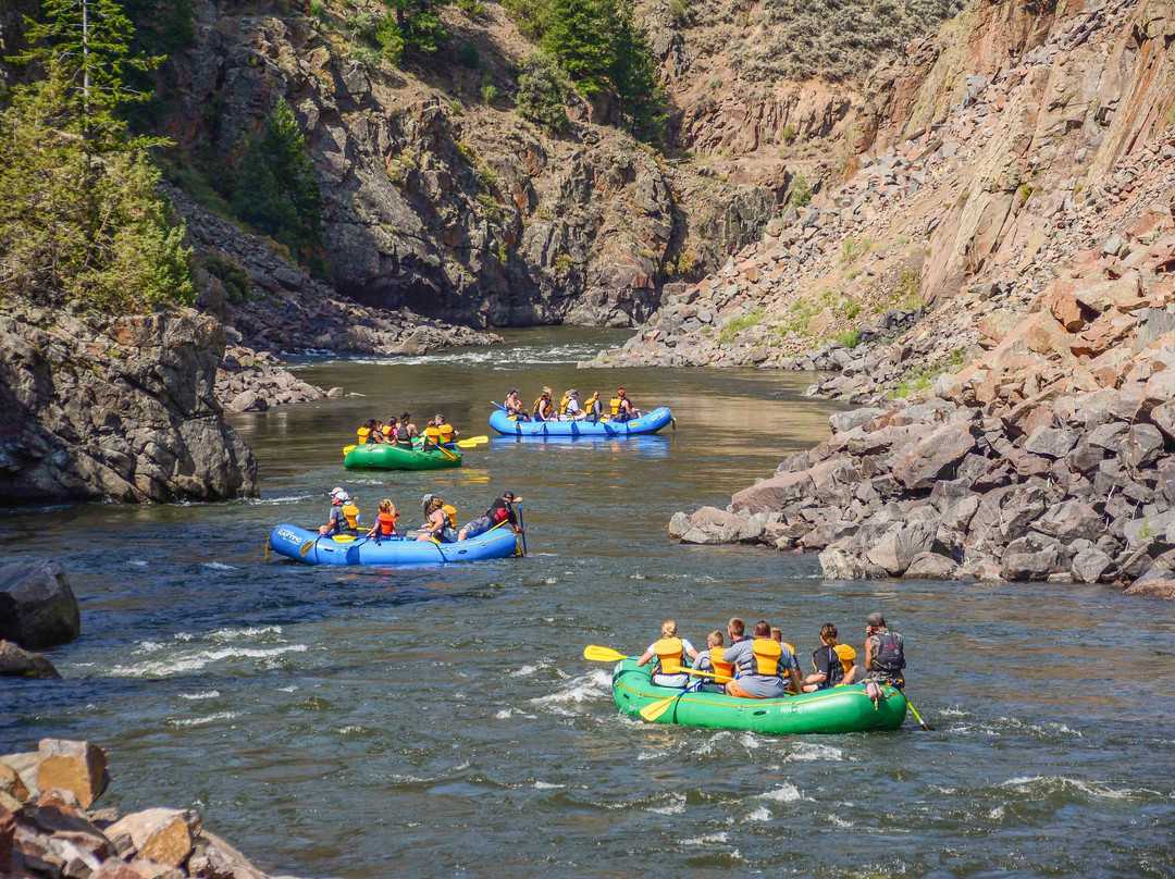 Colorado Rafting Company-Bond必去景点