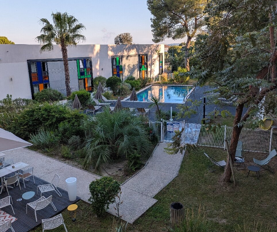 Holiday Inn Express Marseille Airport主图