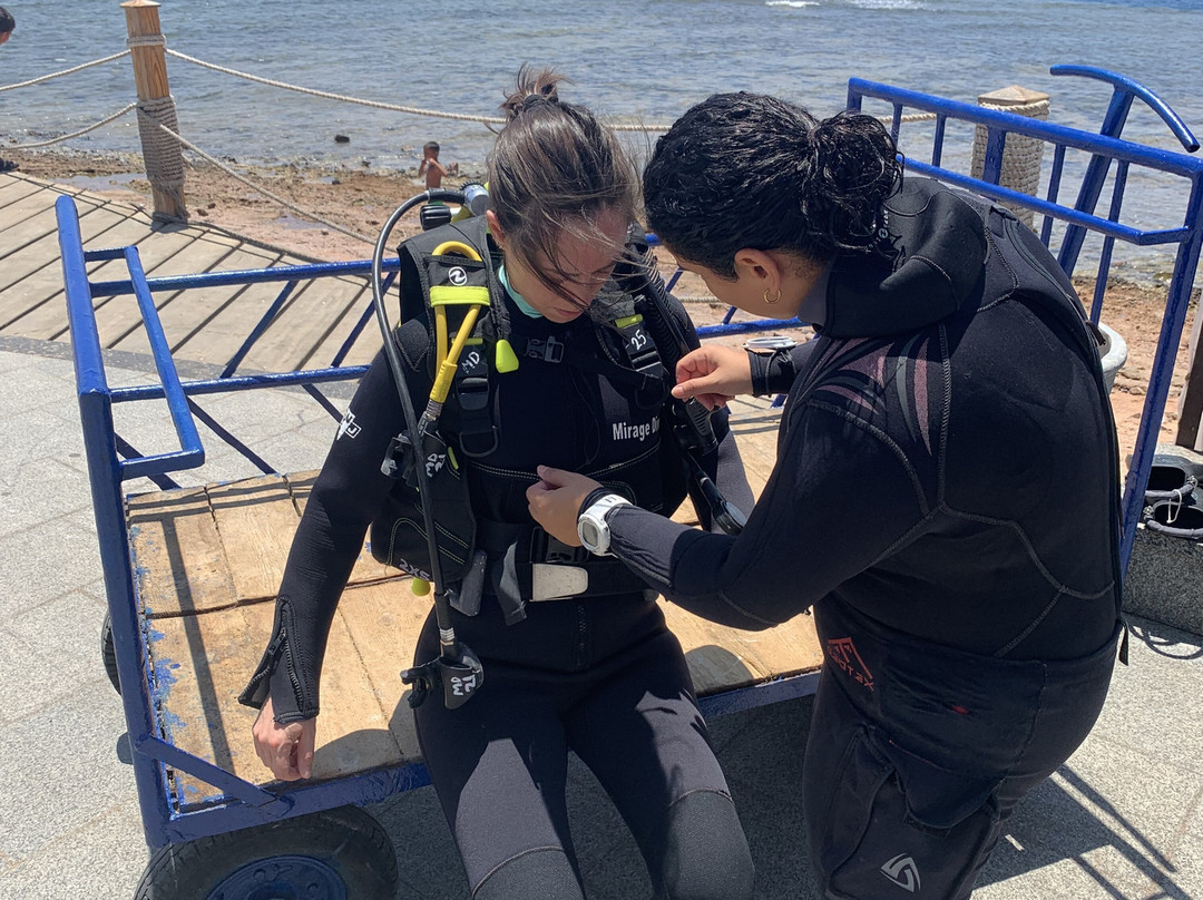 Mirage Divers-达哈卜必去景点