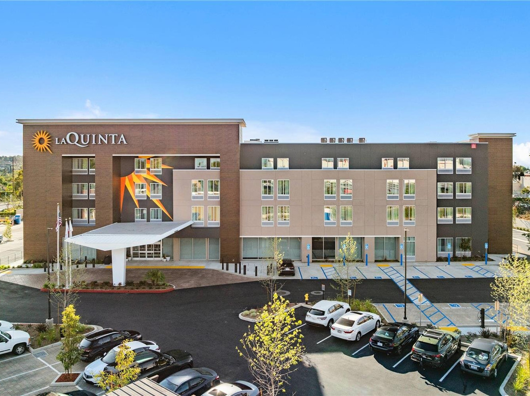 La Quinta Inn & Suites By Wyndham La Habra