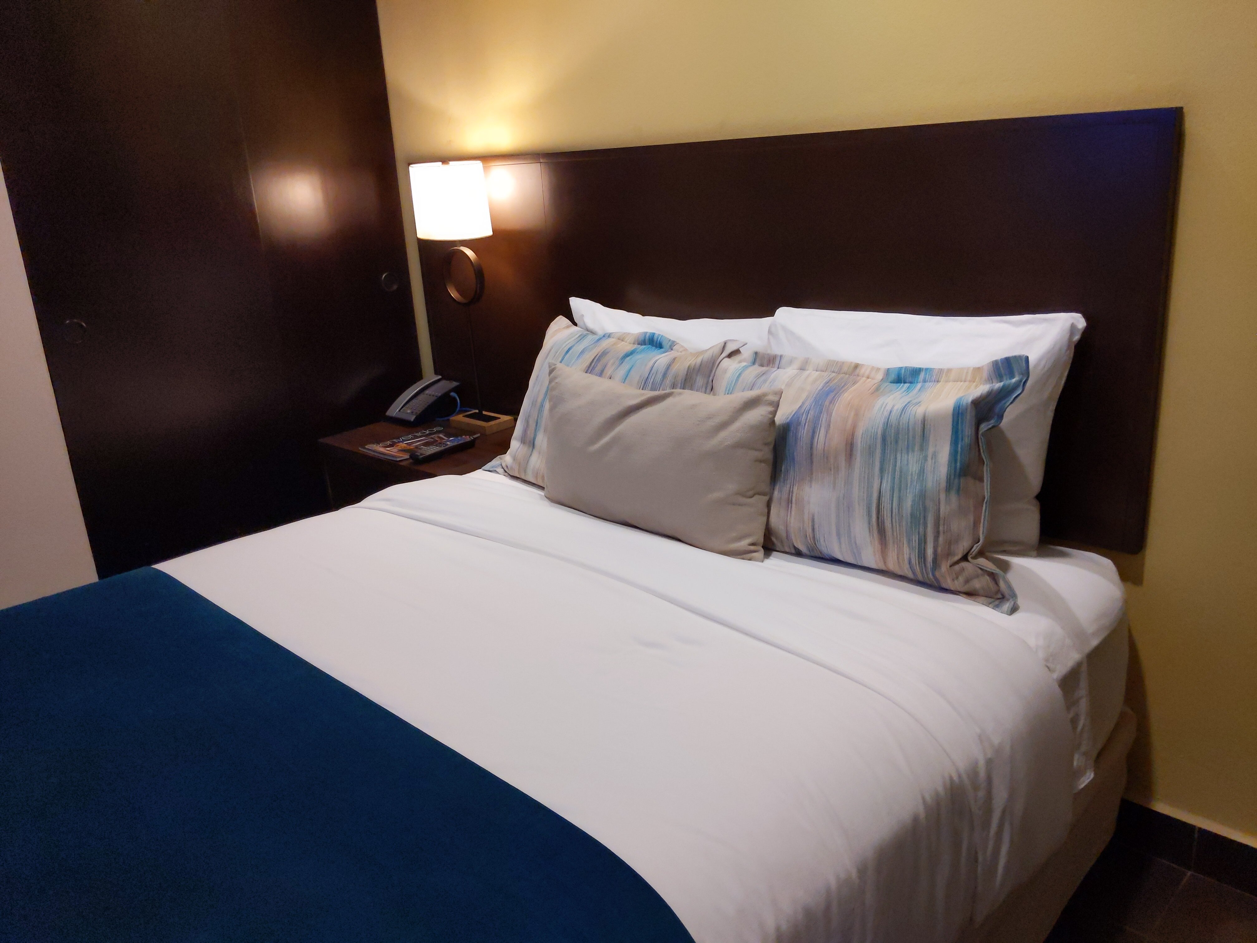 Decanter Hotel-官方