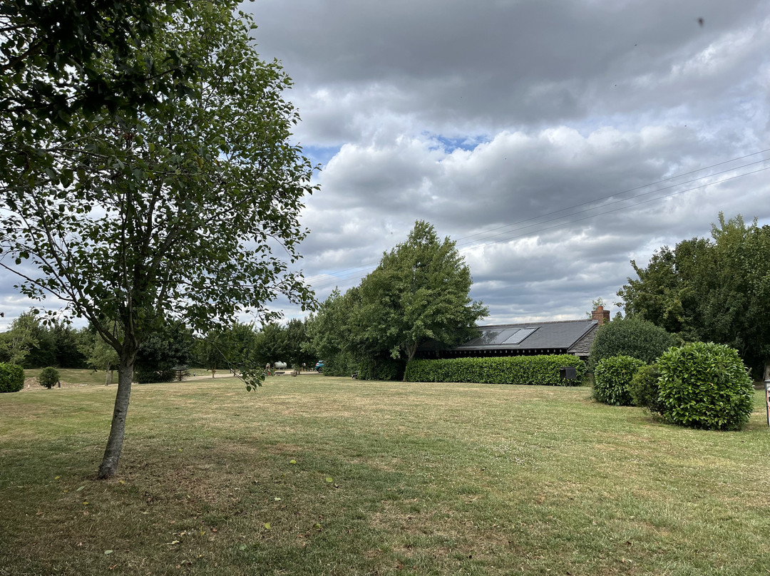 Grove Lock Marina Caravan Park