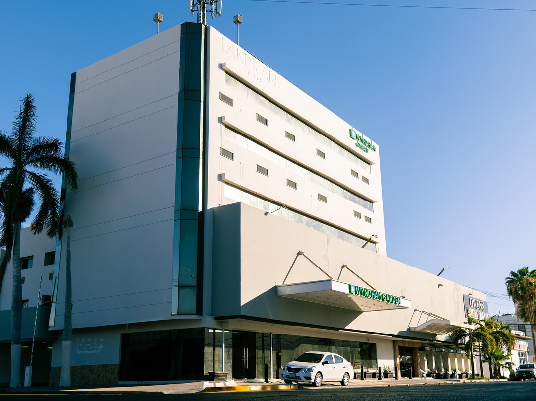 Plaza Inn Hotel主图