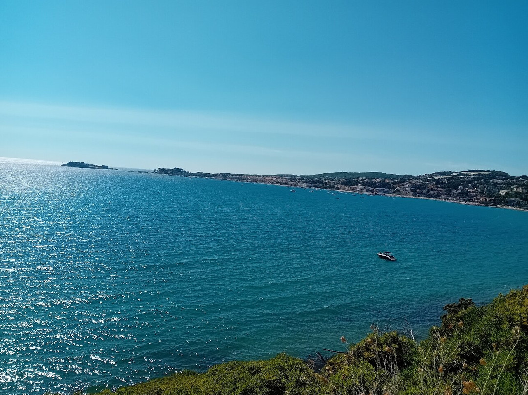 Plage de la Gorguette-滨海萨纳里必去景点