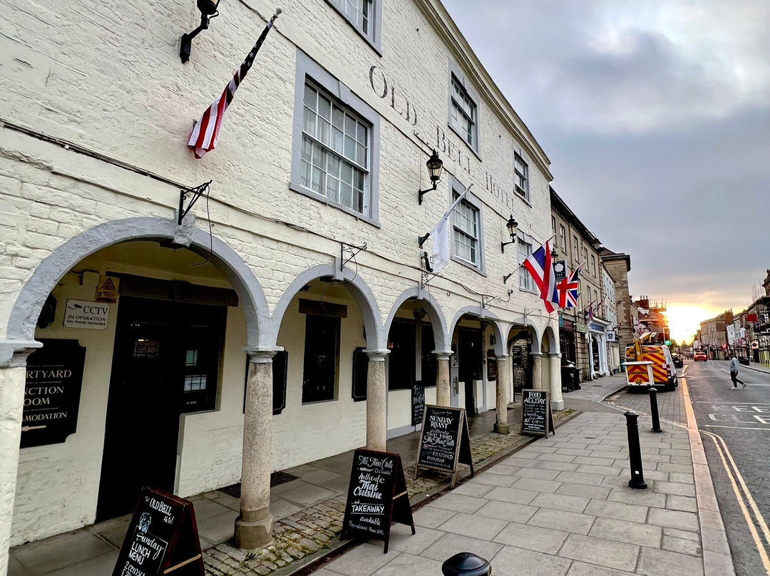 The Old Bell Inn主图