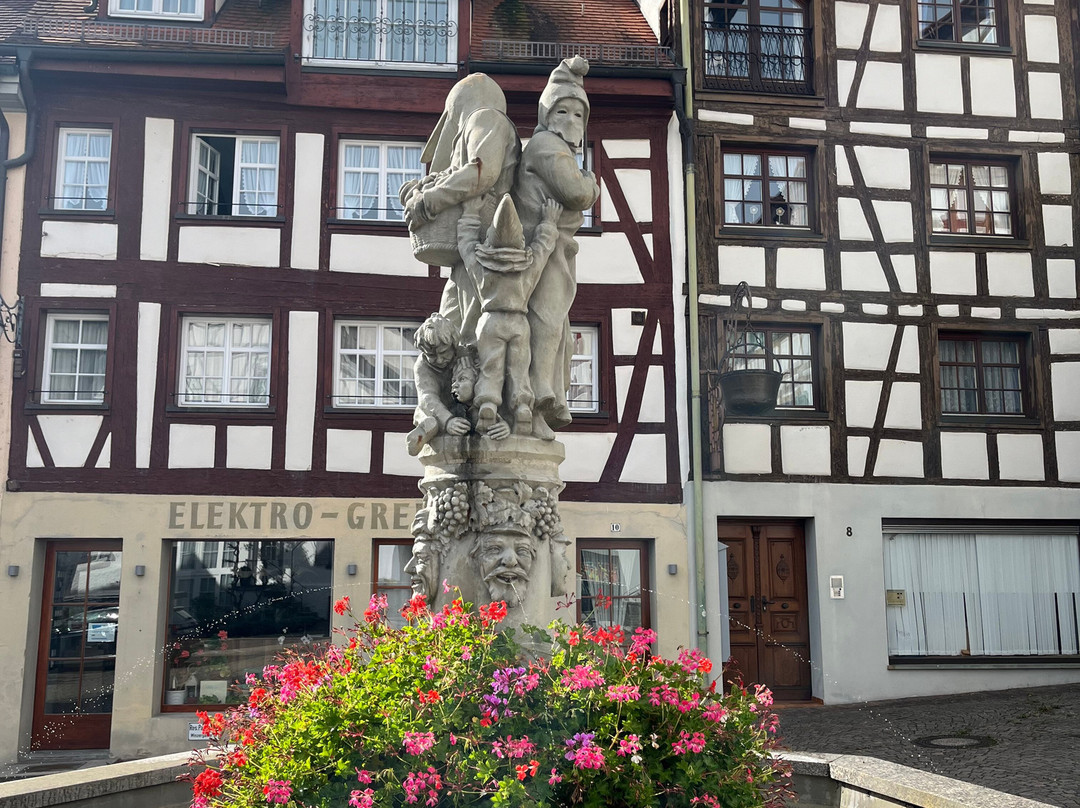 Schnabelgiere-brunnen