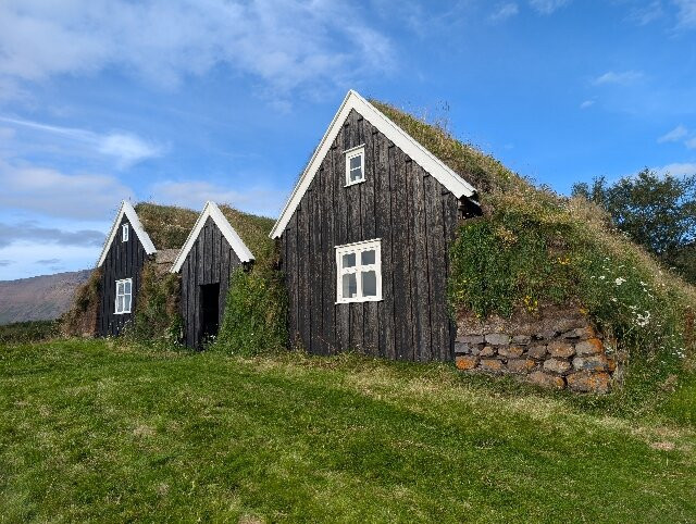 Nýji Bær-Holar必去景点