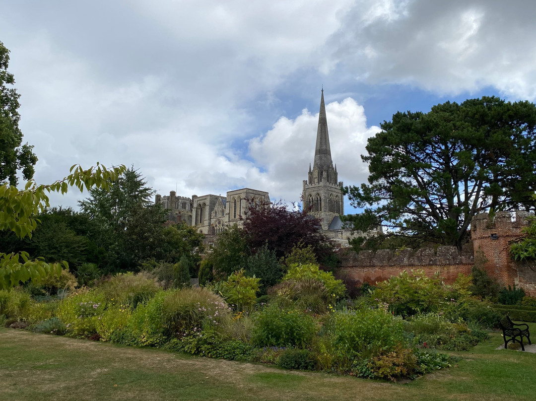 Bishop's Palace Gardens-奇切斯特必去景点