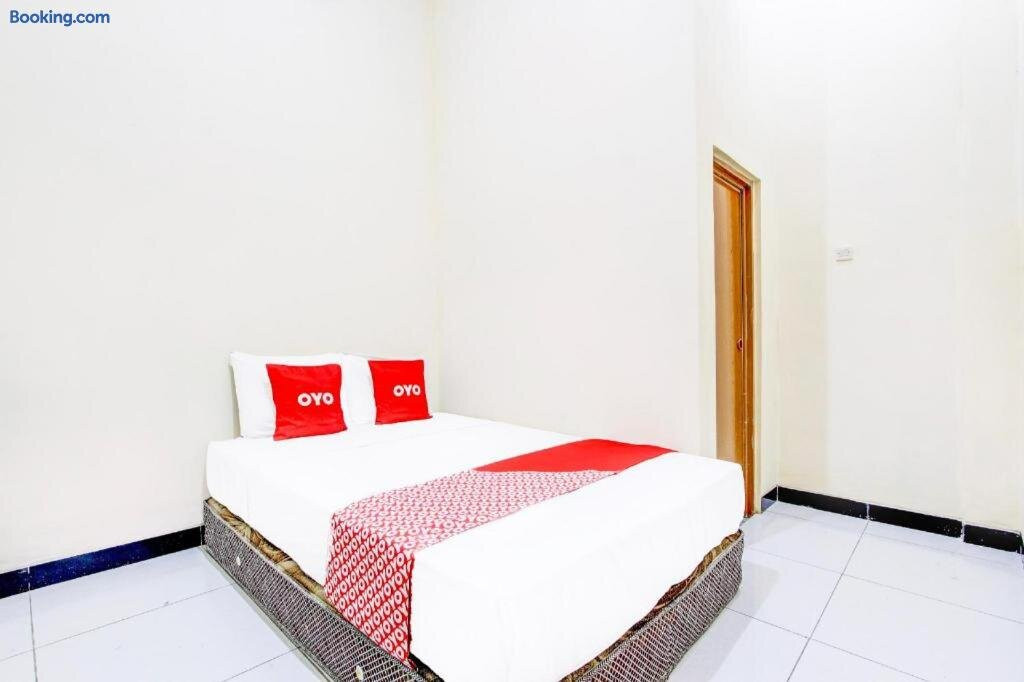 Oyo 94124 Ekslusive Double'n