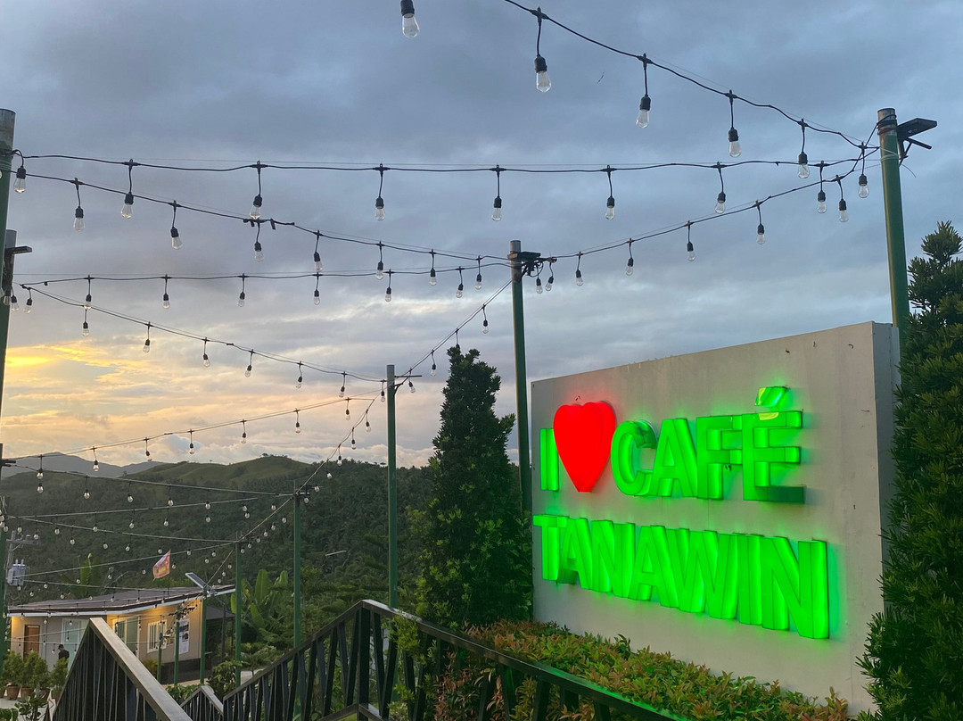 Tanawin Cafe & Glamping