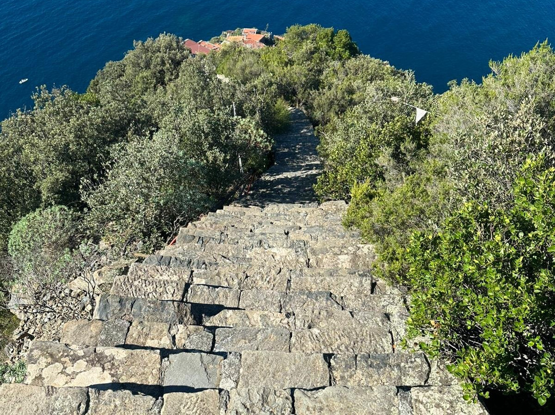 Monesteroli-拉斯佩齐亚必去景点