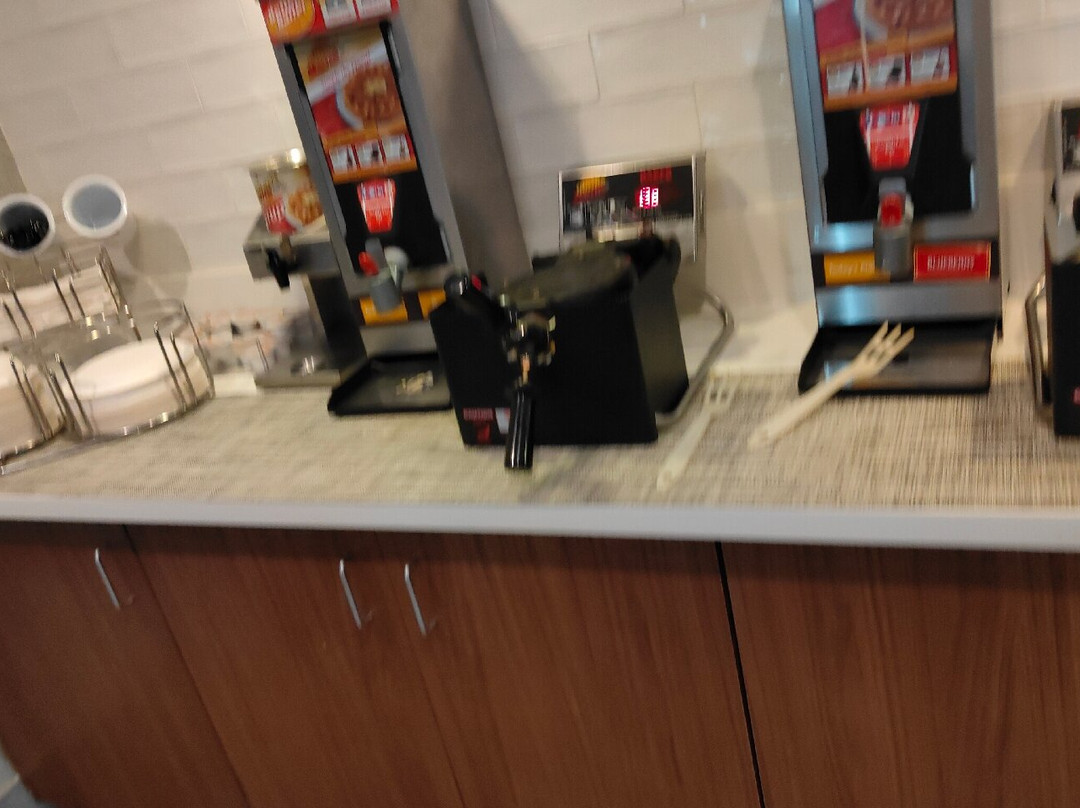 La Quinta Inn & Suites by Wyndham Del Rio主图