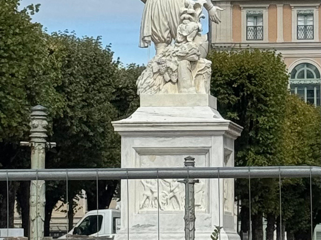 Statue D'henri Iv-坡市必去景点