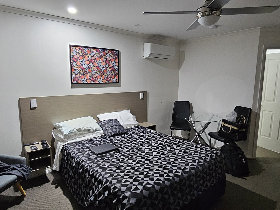 Hillston Motor Inn On High主图