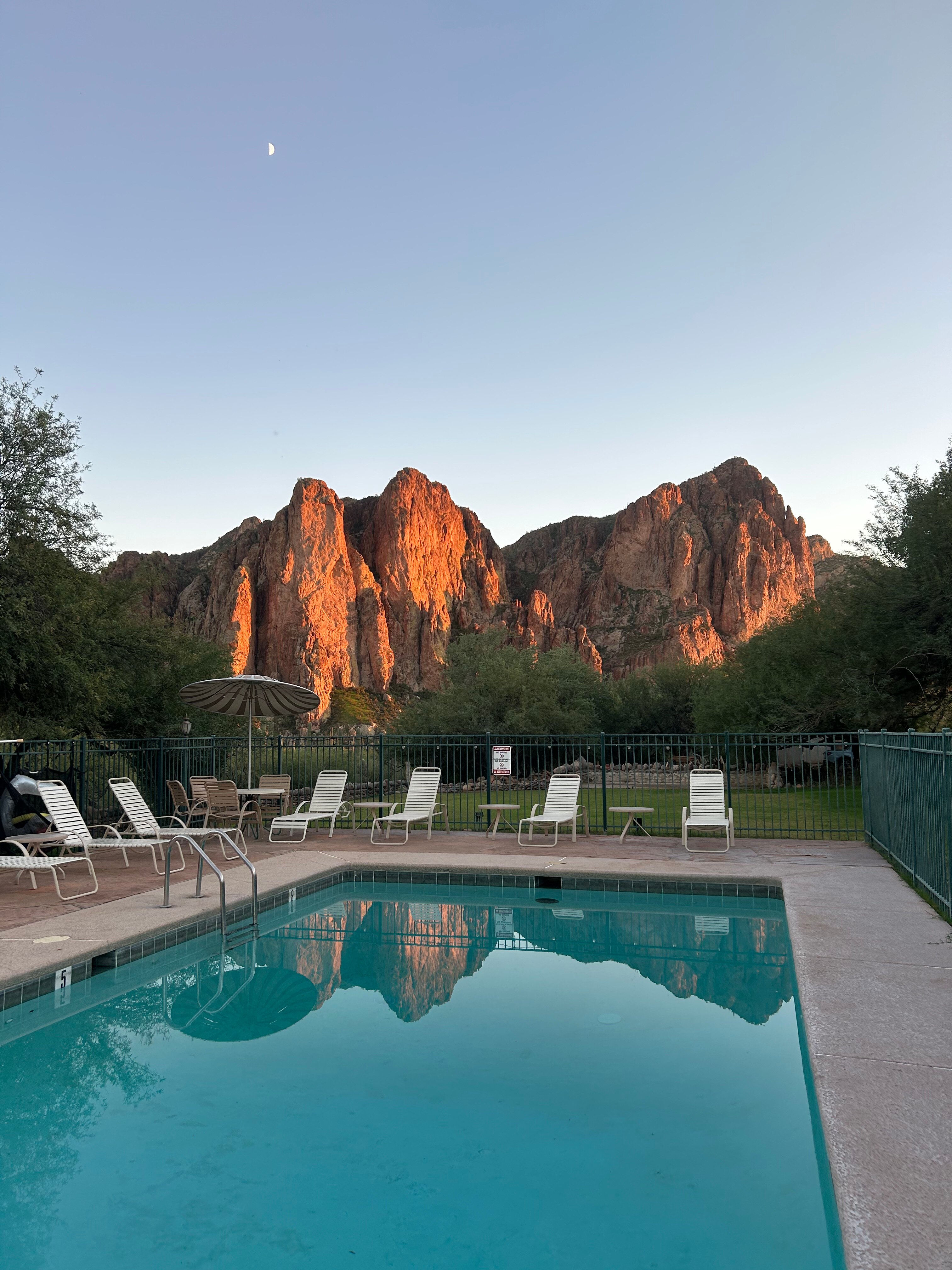 Saguaro Lake Guest Ranch-泳池