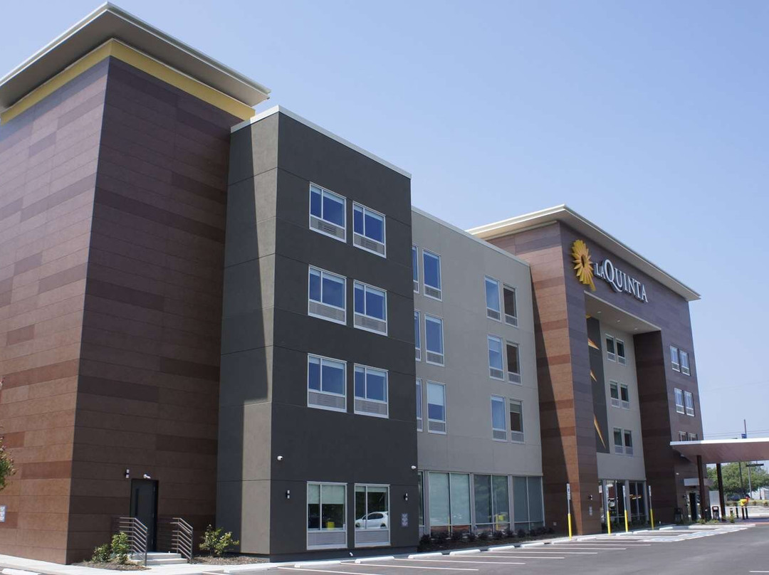 La Quinta Inn & Suites by Wyndham Manchester