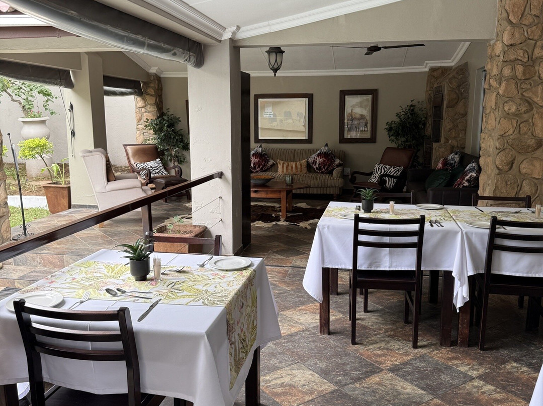 At Heritage House主图