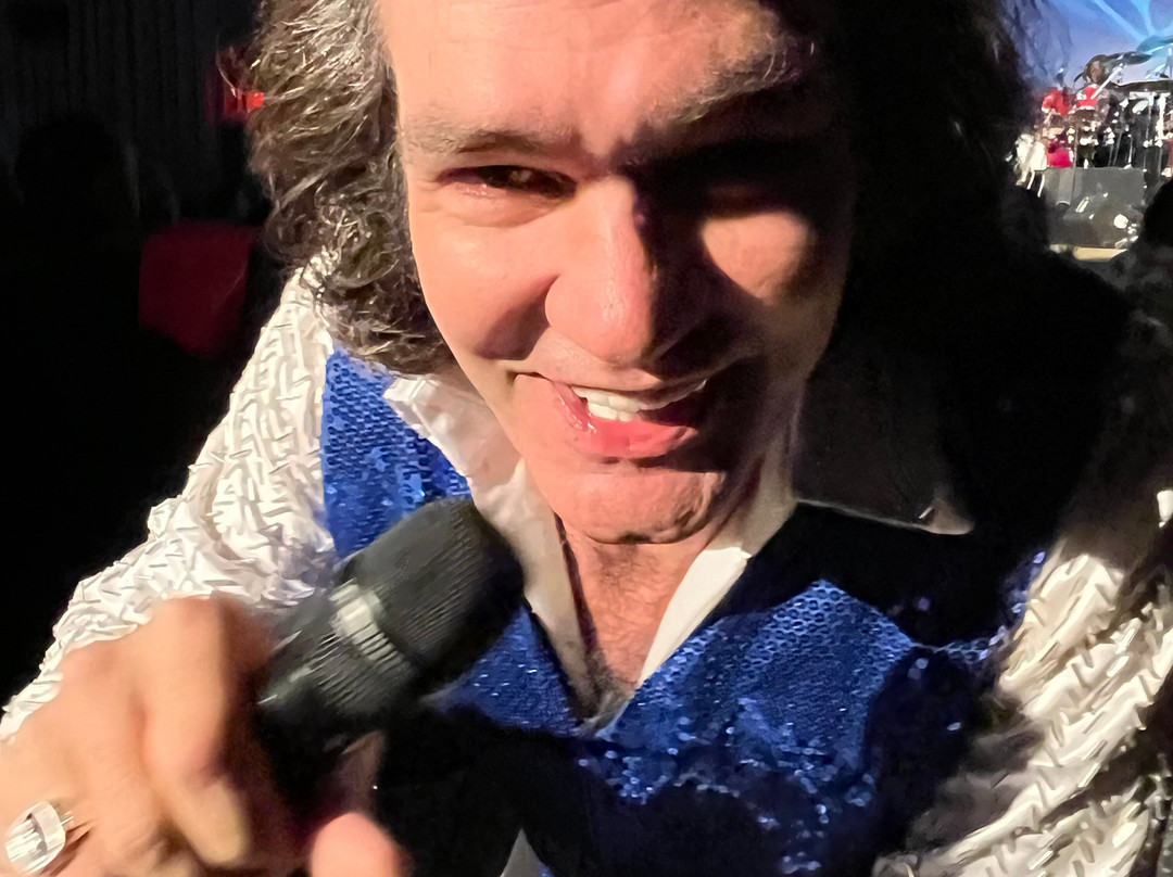 Keith Allynn and A Neil Diamond Tribute-布兰森必去景点