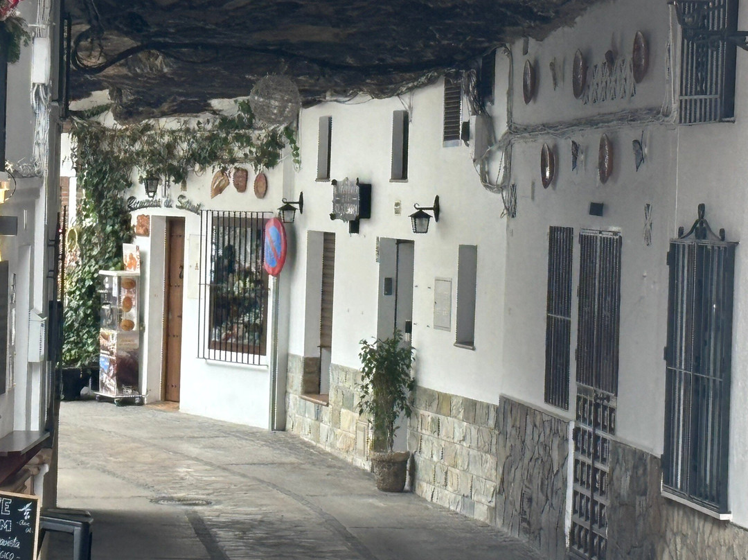 Calle Cuevas De La Sombra-Setenil de las Bodegas必去景点
