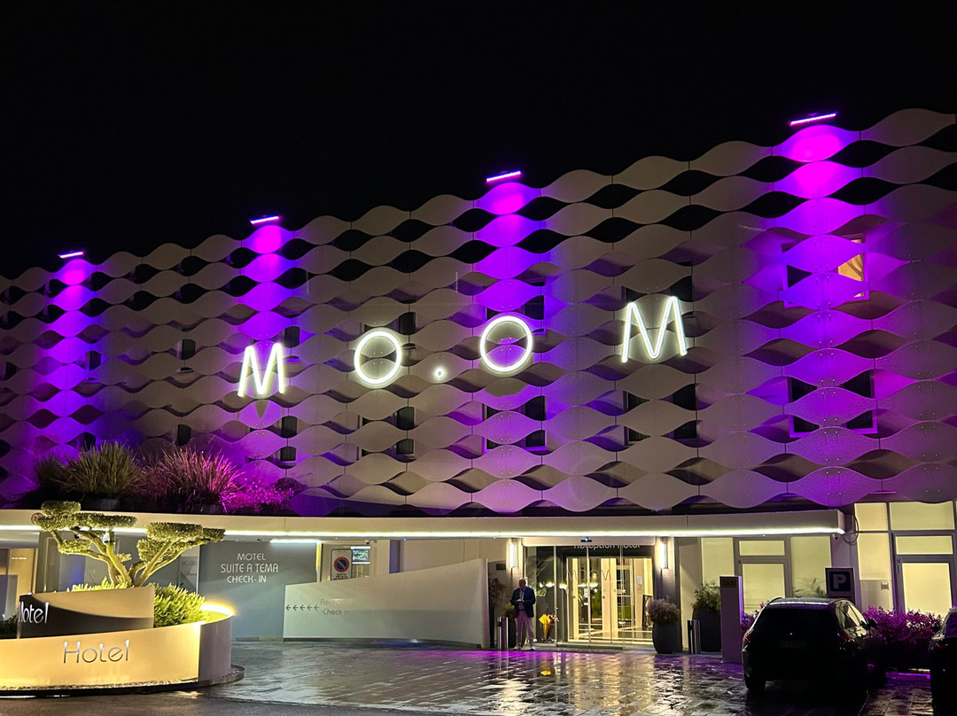 莫姆酒店主图