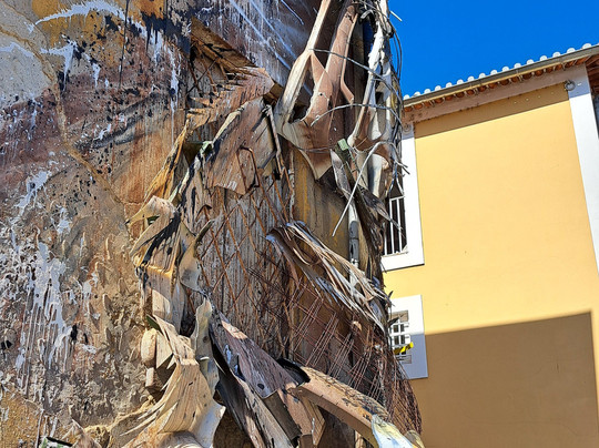 Half Rabbit by Bordalo II-加亚新城必去景点