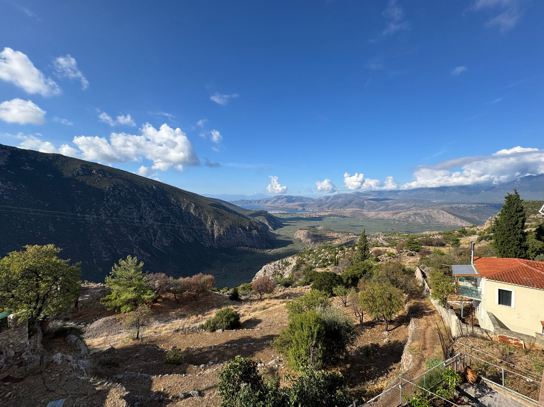 卫城戴尔斐酒店主图