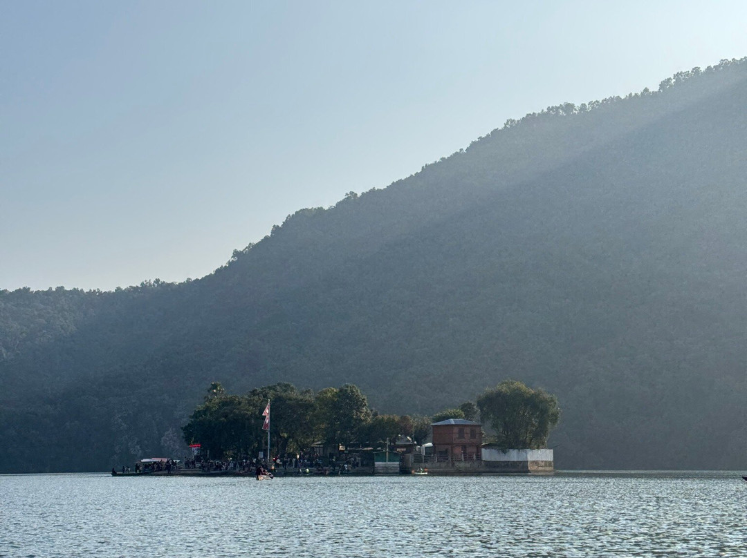 巴拉喜庙-博卡拉必去景点