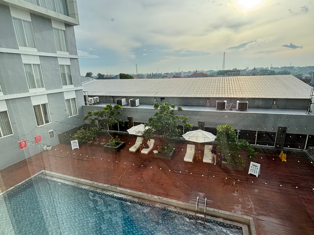 Ascent Premiere Hotel And Convention Pasuruan主图