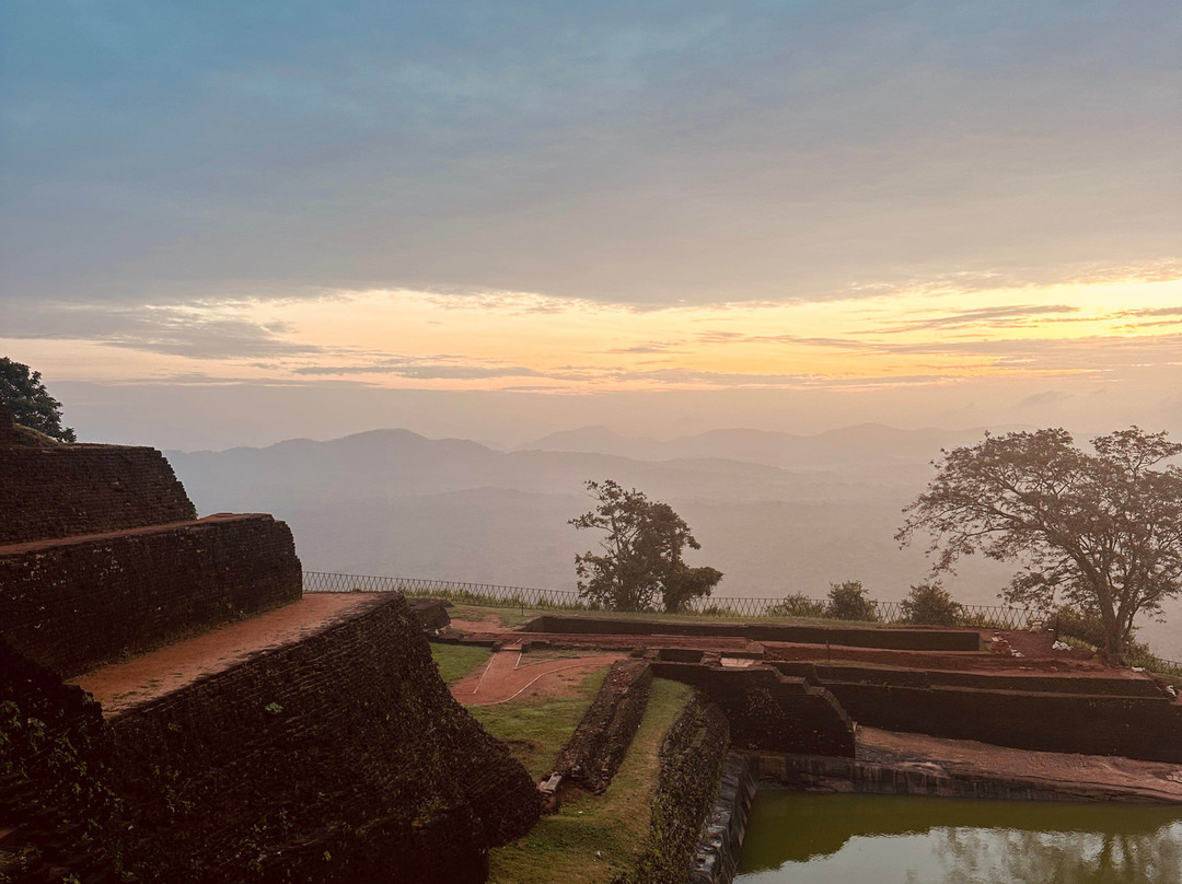 H.O.T Tourism-科伦坡必去景点