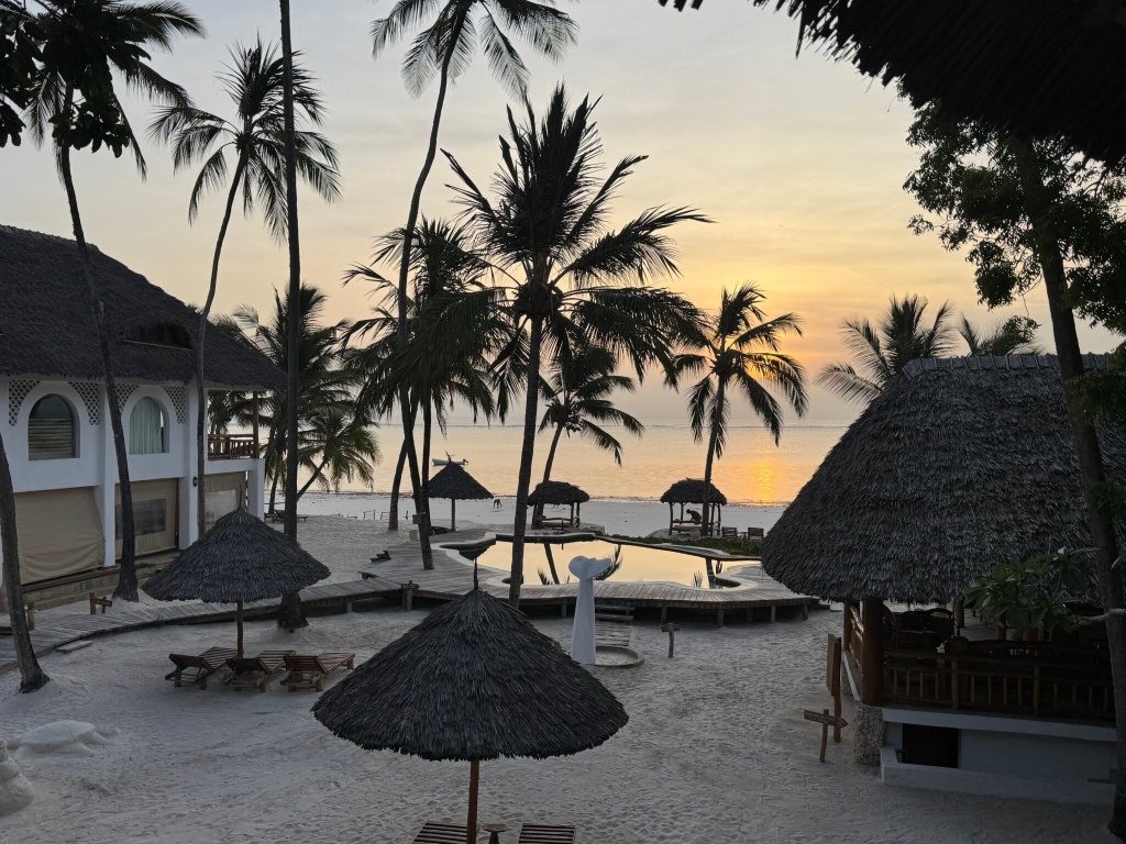 爱水者海滩度假村-官方