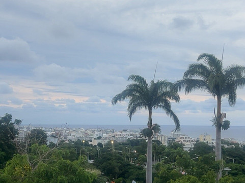Parc de la Trinité-圣丹尼必去景点