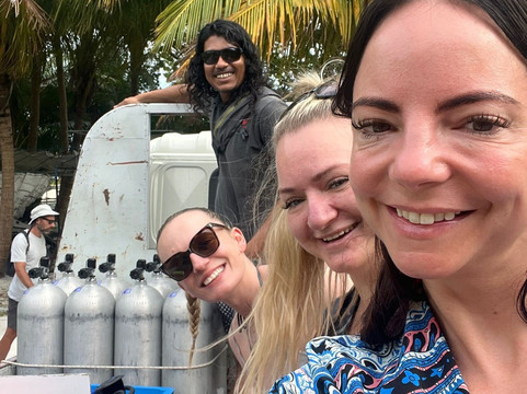 Amphibuzz Dive-Thulusdhoo Island必去景点