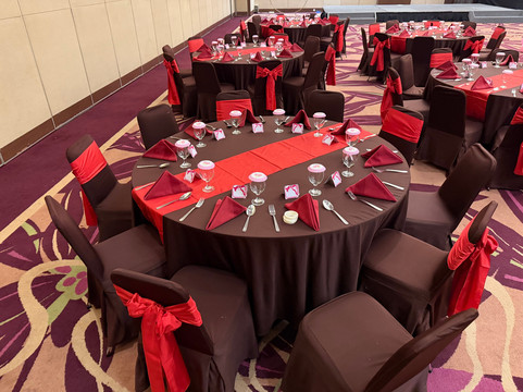 善提卡哥打哈拉攀英达尊贵酒店主图