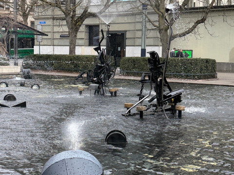 Tinguely Fountain-巴塞尔必去景点