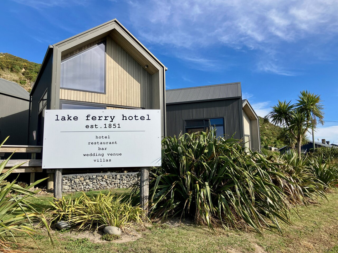 Lake Ferry Hotel主图
