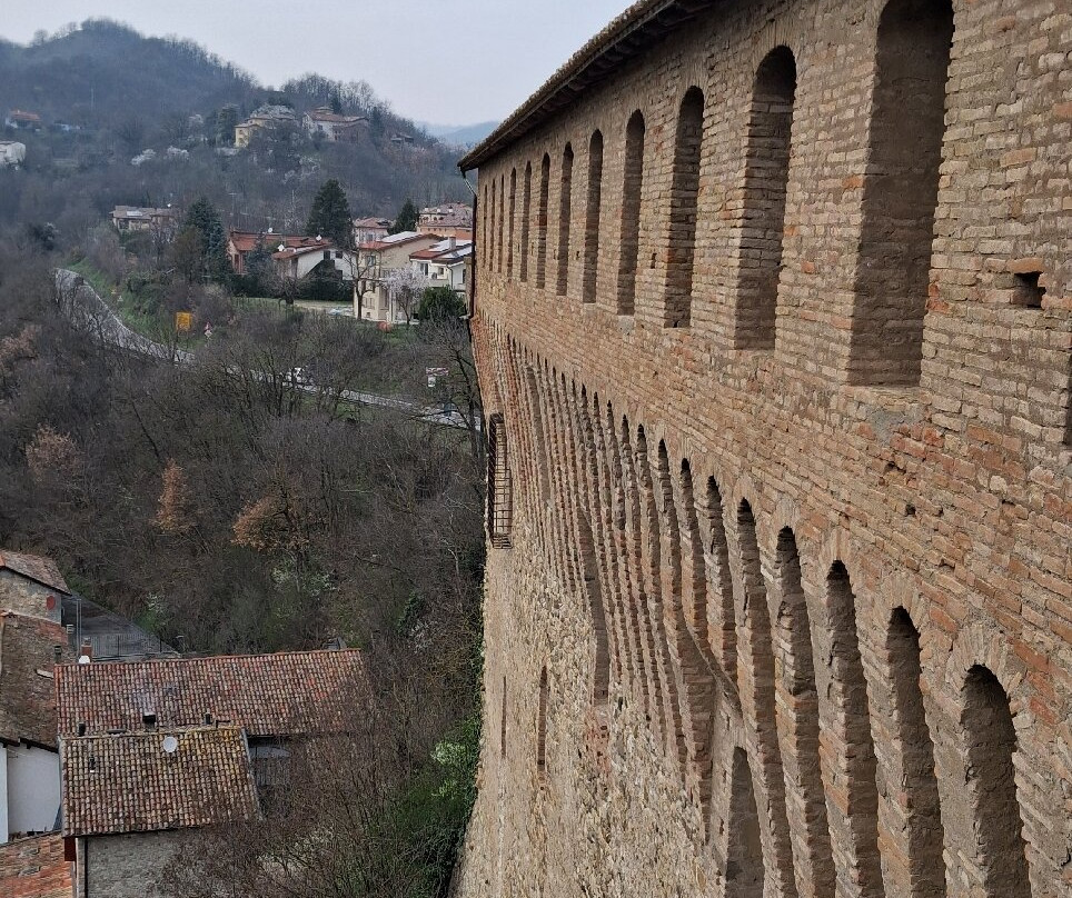 Castello Pallavicino di Varano de' Melegari-Varano de' Melegari必去景点