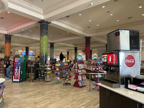 Eddie World-Yermo必去景点