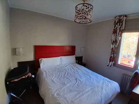 派瑞尼酒店主图