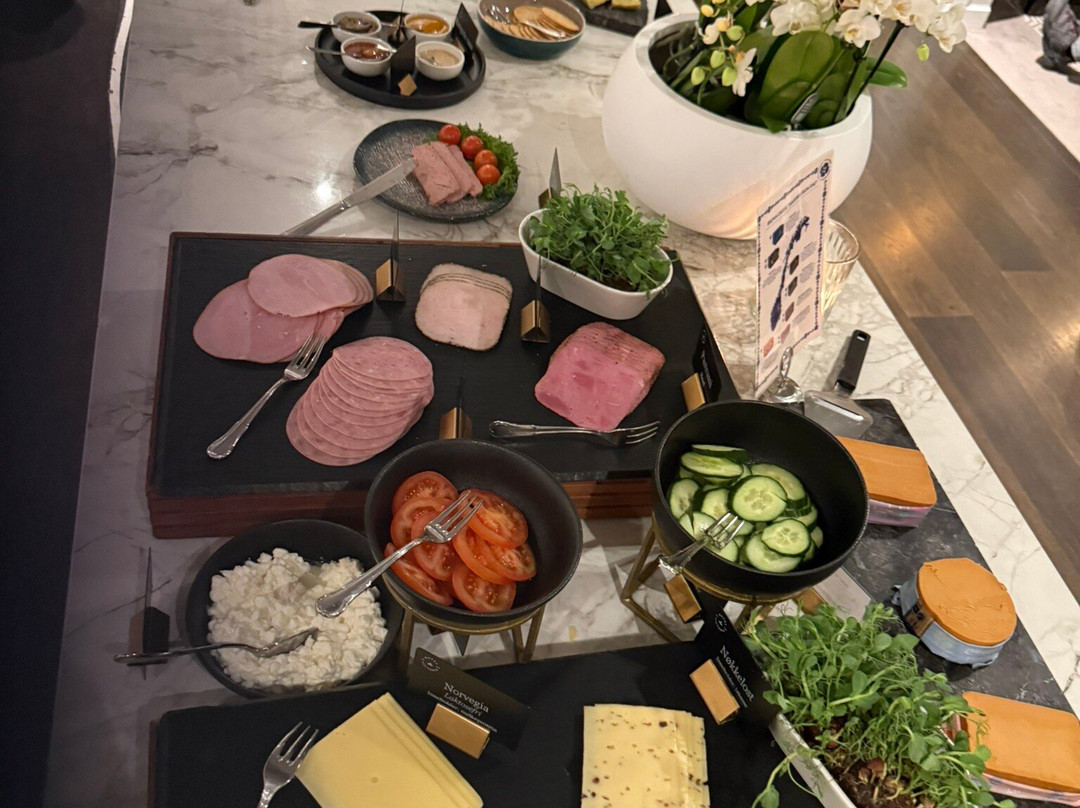 维多利亚酒店主图