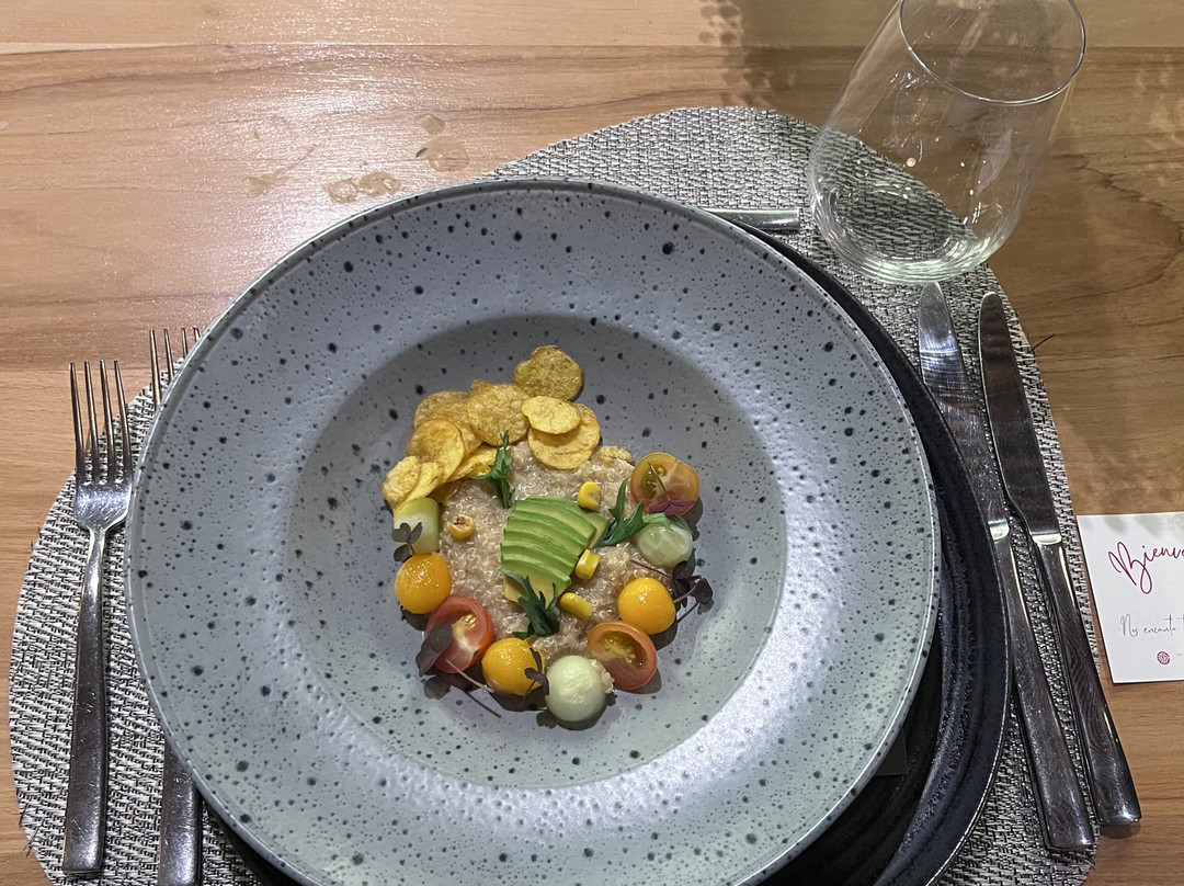 NH皇家特拉100酒店主图