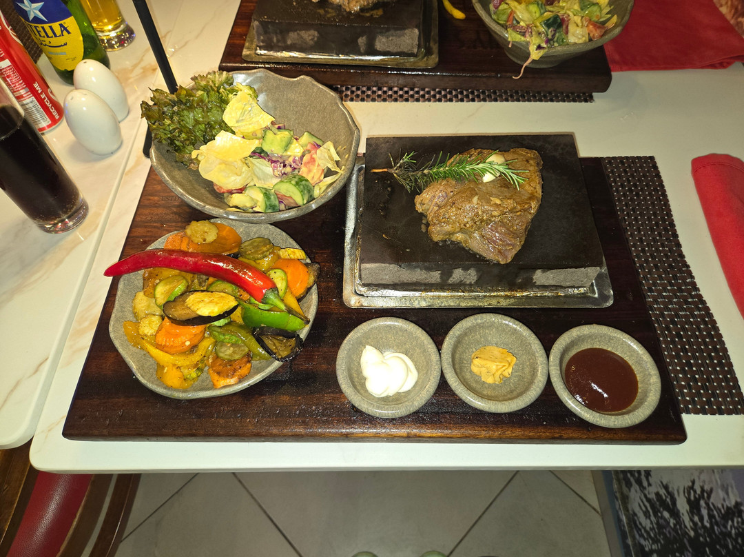Charly’s Hot Stone Steak