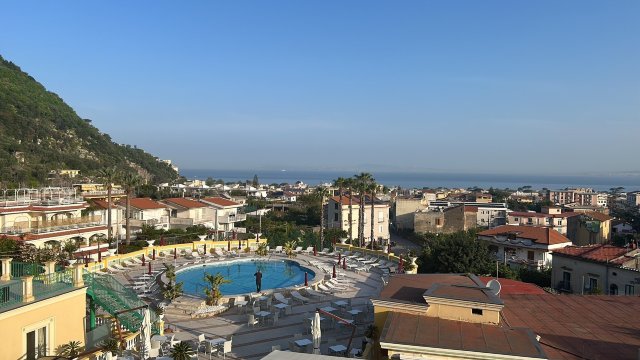 拉佩丝大酒店-旅行者