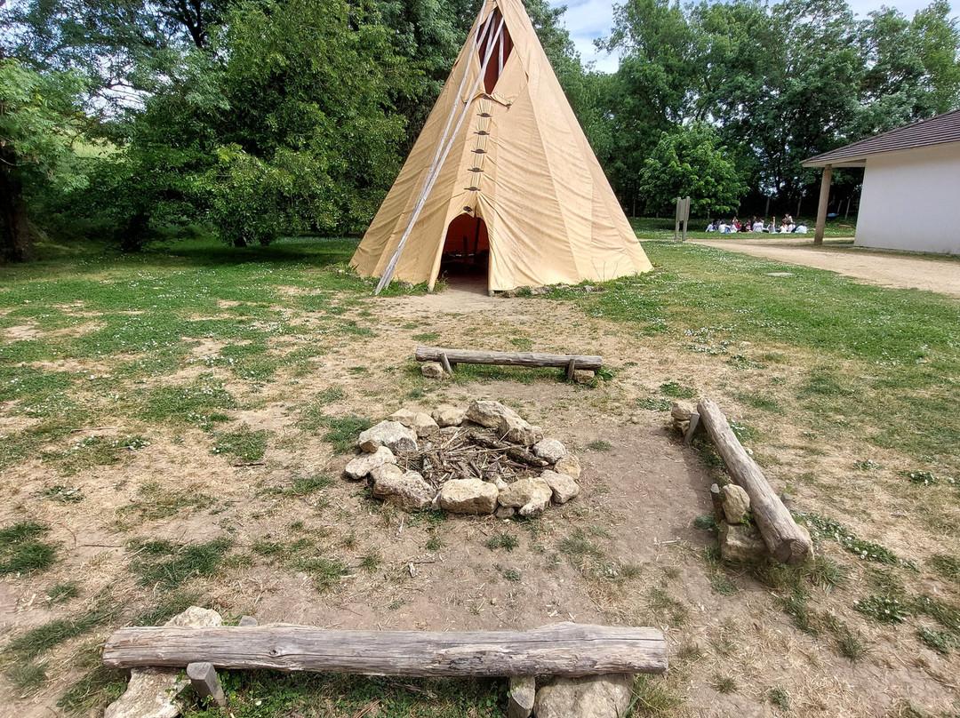 Préhisto'site du CAIRN-Saint-Hilaire-la-Foret必去景点