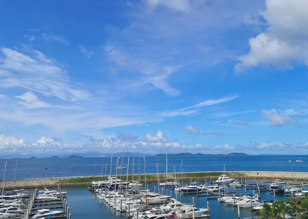 深圳浪骑瞻云度假酒店主图