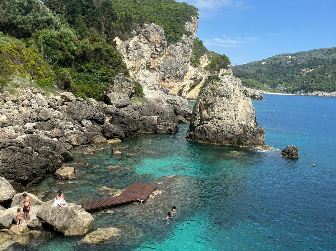 La Grotta Beach-Paleokastritsa必去景点