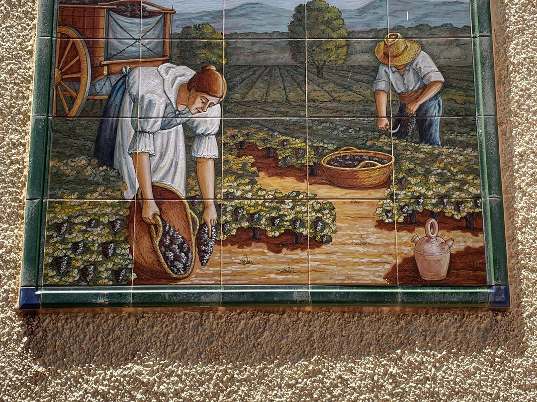 Bodegas Enrique Mendoza-L'Alfas del Pi必去景点