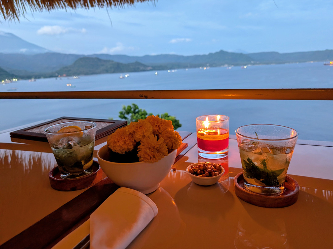 布鲁泻湖生态村落主图