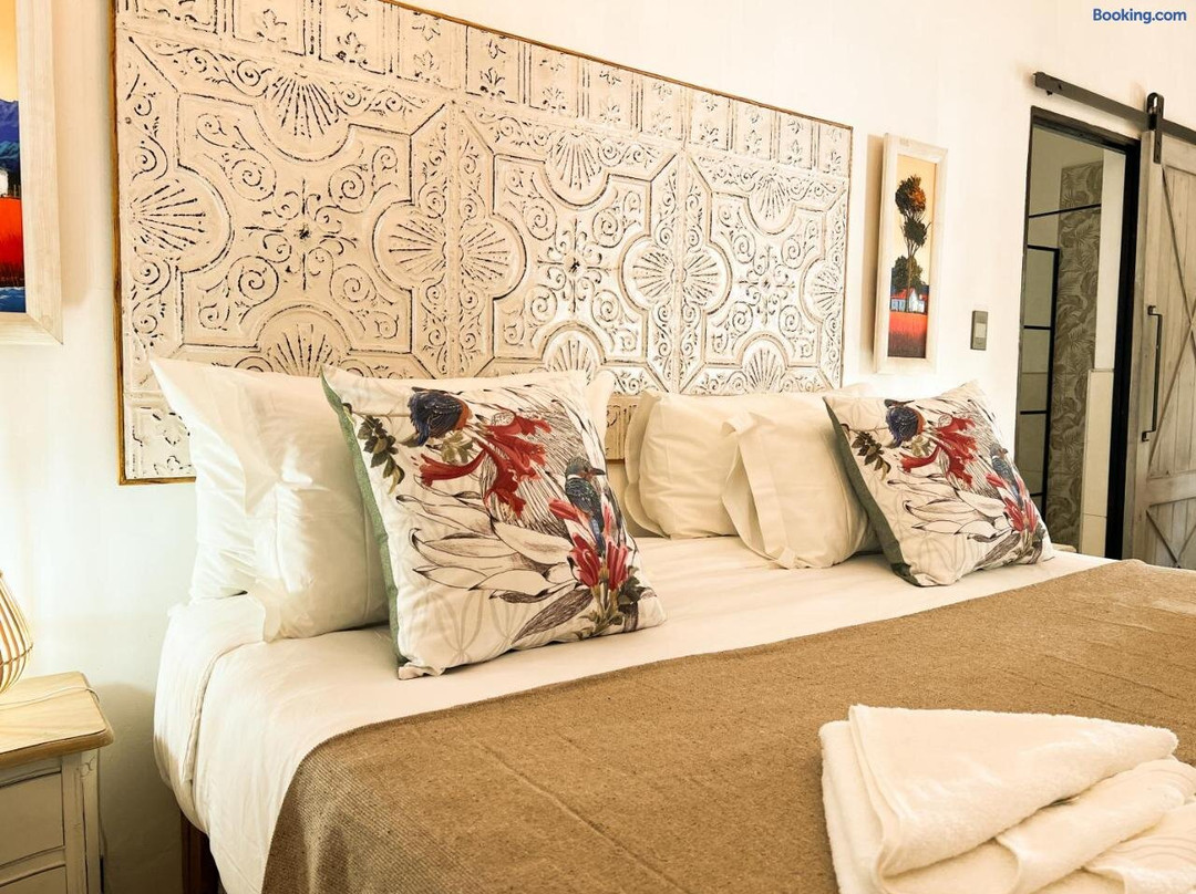 The Lux Guesthouse