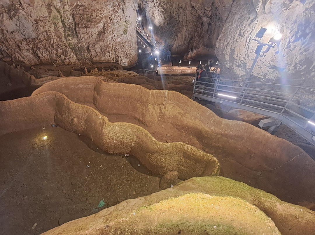 Stopica Cave-兹拉蒂博尔必去景点